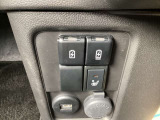 運転席にはシートヒーターがついておりますので、冬場でも快適にお過ごしいただけます。