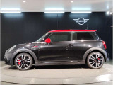 気密性の高いMINIは外観のかわいらしさとは裏腹に、外の雑音を遮り、高級感のある快適なドライブをお楽しみいただけます。