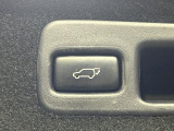 【パワーバックドア】スマートキーや運転席のボタンを押すだけでリアゲートが自動で開閉します!荷物を持っている時や、高い位置にあるバックドアを閉める際に便利な機能です♪
