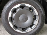 タイヤ溝は前後ともに4mm残っています♪