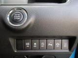キーレスプッシュスタート。豊富な装備も魅力的!各機能の切り替えボタンは運転席から操作ラクラク。
