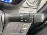【オートライト】周りの明るさに応じて自動でヘッドライトの点灯・消灯ができる機能です!ライトの付け忘れ・消し忘れなどが無くなり、雨の日や夕方の走行も安心!トンネル通過時も便利ですね♪