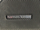 【ハーマンカードン】優れた音響技術と先進性の高いデザインが融合した、上質なインテリアのようなハイクオリティ・オーディオシステムを提供。ドライブで音楽をお楽しみください♪