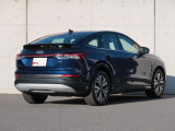 Audiが指定する独自の条件を全て満たした車だけが、認定資格を持つテクニシャンの手による100項目にも及ぶ点検・整備のプロセスを受け、お客様のもとへ届けられます。
