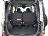 開口部の広いラゲージスペースは、ゴルフバックなどの荷物もラクラク積み込めます。
