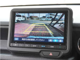 【バックカメラ】駐車が苦手な方でも安心してお乗りいただけます。リバース連動で画面が切り替わるのでとっても便利です。