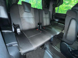 3列目シートはもちろん状態良好☆大人でもゆったりと座って頂けますので、大人数でのお出かけもラクラクです♪ご家族で、気の知れた仲間で、ドライブに行くのが楽しみですね♪