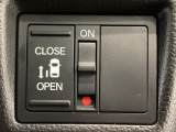 【パワースライドドア】助手席側がパワースライドドアになっており、運転席のスイッチやスマートキーでも開閉が可能です!開口部も広いので乗り降りも楽々♪