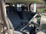 居心地の良い運転席なので長時間座っていられます♪リラックスできるデザインがいいですね♪