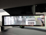 スマートルームミラー付きで後部座席に乗車してても後方がしっかり見れます