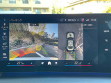 【アラウンドビューモニター】バックカメラに加え、360度のカメラで駐車も楽々。駐車が苦手な方でも安心してお乗りいただけます。
