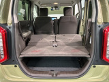 リアシートを倒すと、ラゲッジスペースを広くお使いいただけます!