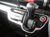 手の届きやすい位置にレイアウトされた操作のしやすいインパネシフト◎コンパクト設計で足元もスッキリお使い頂けます◎