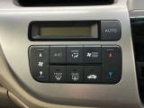 オートエアコン付きです!お好みの温度をセットするだけでエアコンの風量などを自動でコントロール。快適な車内でお過ごしいただけます。