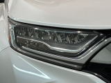 LEDヘッドライトは、点灯の瞬間から最大光量を発揮し、突然暗くなるトンネルなどでの安定感を高めます。