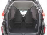 3列目シートを跳ね上げれば広々ラゲッジスペースになります!!