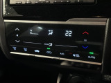 オートエアコンがついていますので、簡単操作で快適に過ごせます。希望の温度に自動調整してくれるのが便利です。
