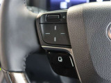 ステアリングスイッチ付き。前方から目を離すことなく操作することが可能です。