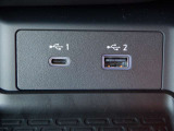 USB充電ソケット装備。