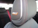 BOSEスピーカーがヘッドレストについております。