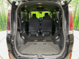 普段のお買い物や通勤、送迎等に十分な荷室スペースを確保しております。セカンドシートを倒すと、大きな荷物の積載も可能です♪
