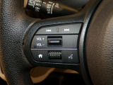 【ステアリングリモコン】ステアリングにオーディオ調節可能なスイッチが装備されていますので運転中でも視線をそらさずにオーディオの調節が可能です!