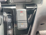 電動パーキングブレーキ 指先で簡単に出来ます  オートブレーキホールド 停車時のブレーキペダルを踏み続ける事を楽に ペダルから足を離せます 坂道発進も楽になります