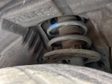 お車を安心してお乗りいただく為には、足回りの定期点検が欠かせません。サービスサポート(有償保証)では無料点検もご提供しており、安心のカーライフをお過ごしいただけるサポート体制が整っています。
