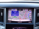 お出かけ際に役に立つ、純正メモリーナビ付き。フルセグTV・Bluethooth・アラウンドビューモニター等、機能も充実しています。