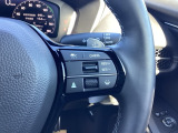 Hondaセンシングの機能のひとつ、アダプティブクルーズコントロール付!アクセルから足を離しても設定したスピードと前車との車間を保ち走行してくれます!車線維持もアシスト☆高速道路で疲労軽減ですね☆