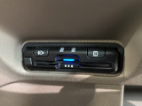 いまや快適なカーライフに欠かせないETCが付いています。