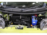 エンジンルームの汚れもキレイにクリーニング!エンジンルームがキレイですと、不具合等の発見もしやすく、コンディションのチェックや維持の面でとってもプラスです。