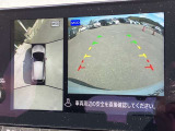 インテリジェント アラウンドビューモニター(移動物 検知機能付)空から見下ろしているかのような映像をディスプレイに映し出し、スムースな駐車をサポートします。