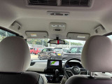 内装状態も特に大きく目立つ汚れも無くキレイです!多少の使用感は中古車なのでありますが、全体的にキレイな車輛ですっ!
