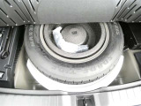 【応急用タイヤ】応急用タイヤが付属します。こちらもしっかりと点検してお渡しいたします。