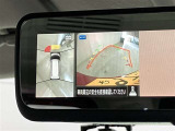 パノラミックビューモニター付きです。車両を上から見たような映像をディスプレイオーディオ画面に表示。運転席からの目視だけでは見にくい、車両周辺の状況をリアルタイムでしっかり確認できます。