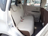 後部座席も大きな擦れもなく状態良好です。