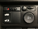 【パワースライドドア】助手席側がパワースライドドアになっており、運転席のスイッチやスマートキーでも開閉が可能です!開口部も広いので乗り降りも楽々♪