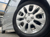 【純正15インチアルミホイール】外観にマッチした純正アルミホイールを装着しております。各種社外アルミホイールや、スタッドレスタイヤも取扱いしております。是非ご相談ください♪