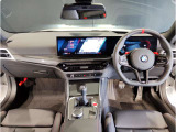 ☆センターパネルを運転席側に僅かに傾けたBMW独特のインパネ☆【駆け抜ける歓び】はここからもスタートしております☆