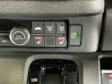 運転席/助手席シートヒーターで寒い日もすぐに温かくなり快適に過ごせます。2段階の温度調整が可能です