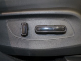 【パワーシート】メモリー機能付きパワーシート装備車です。電動でシートが動きます、高級感がありとても便利な機能です!