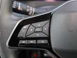 便利なステアリングスイッチ装備です。