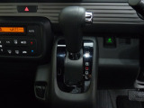 ●運転席・助手席エアバッグ ●ホンダセンシング ●ABS ●プライバシーガラス ●セキュリティーアラーム ●VSA ●スマートキー ●イモビライザー ●LEDヘッドライト ●アイドリングストップ