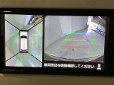 パノラミックビューモニター付きです。車両を上から見たような映像をディスプレイオーディオ画面に表示。運転席からの目視だけでは見にくい、車両周辺の状況をリアルタイムでしっかり確認できます。
