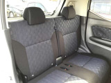 ☆後部座席シート廻り☆ ☆リアシートも快適な乗り心地☆シ-トの乗り心地が良く、旅行など長距離運転にも向いています。