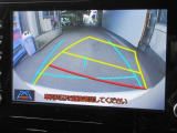 バックガイドモニターで、後方を確認しながら安心して駐車することができます。運転初心者も熟練者も必須の機能ですよ!