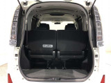 ワゴンならではの広々としたラゲージスペースを備えています。ライフスタイルに合わせていろいろな物を積み込めます!