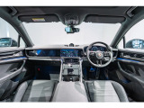 運転席からの眺めです。視界の良さが特徴です。