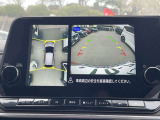 ■アラウンドビューモニター■クルマを真下から見下ろしているかのように周囲の状況を直感的に把握し、安心して駐車が出来ます。